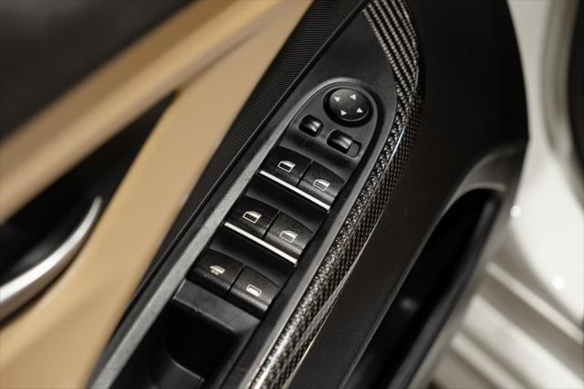 Photo of 2012 Alpine White BMW M6