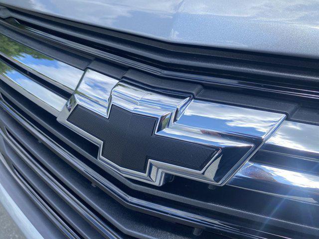 Photo of 2023 Sterling Gray Metallic Chevrolet Equinox