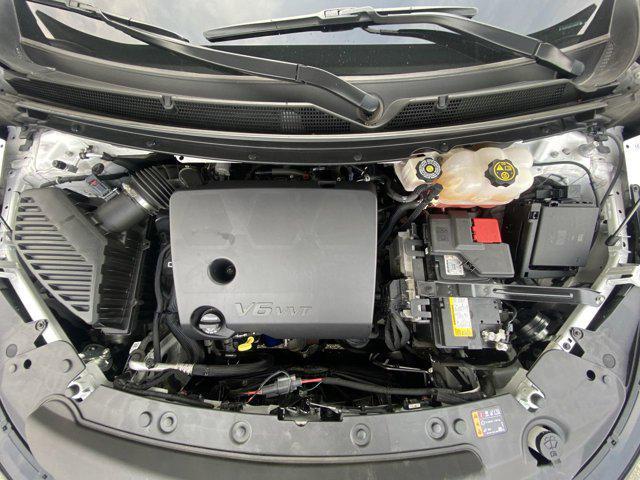 Photo of 2022 White Frost Tricoat Buick Enclave