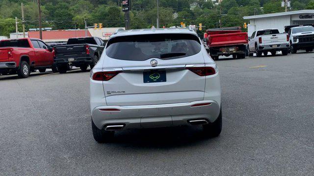 Photo of 2022 White Frost Tricoat Buick Enclave