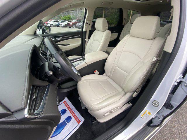 Photo of 2022 White Frost Tricoat Buick Enclave
