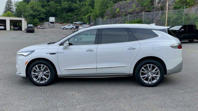 Photo of 2022 White Frost Tricoat Buick Enclave