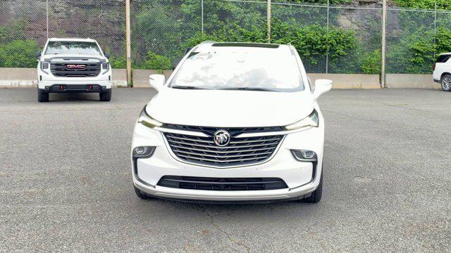 Photo of 2022 White Frost Tricoat Buick Enclave