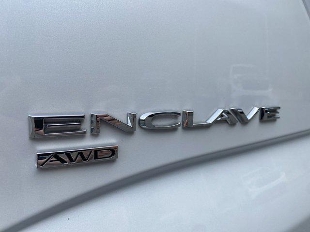 Photo of 2022 White Frost Tricoat Buick Enclave