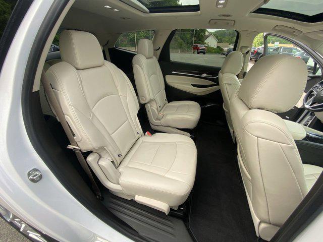 Photo of 2022 White Frost Tricoat Buick Enclave