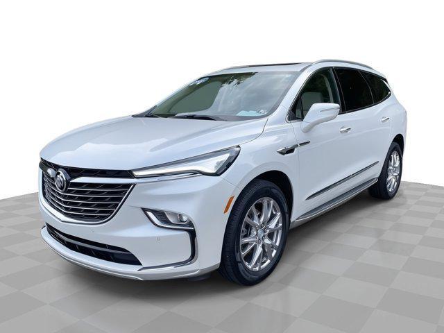 Photo of 2022 White Frost Tricoat Buick Enclave
