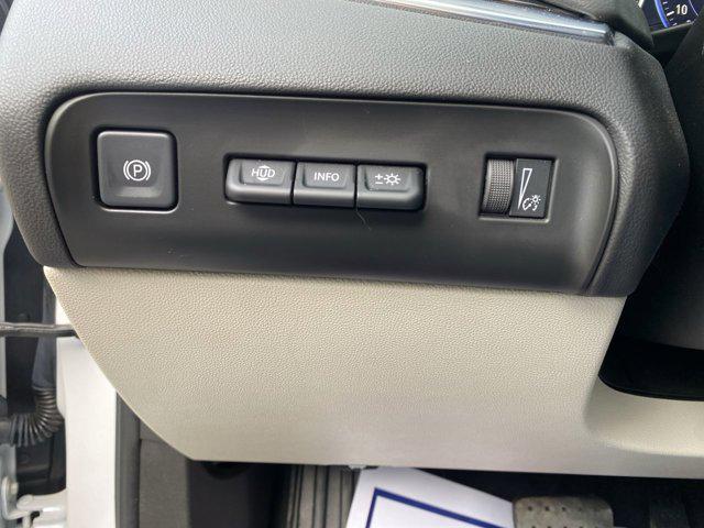 Photo of 2022 White Frost Tricoat Buick Enclave