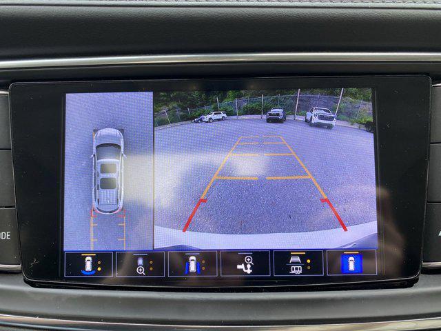 Photo of 2022 White Frost Tricoat Buick Enclave