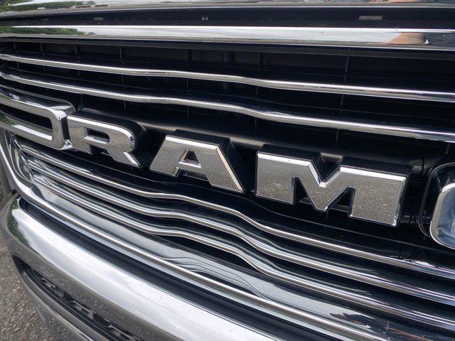 Photo of 2020 Diamond Black Crystal Pearlcoat RAM 1500