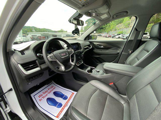 Photo of 2023 Summit White GMC Terrain