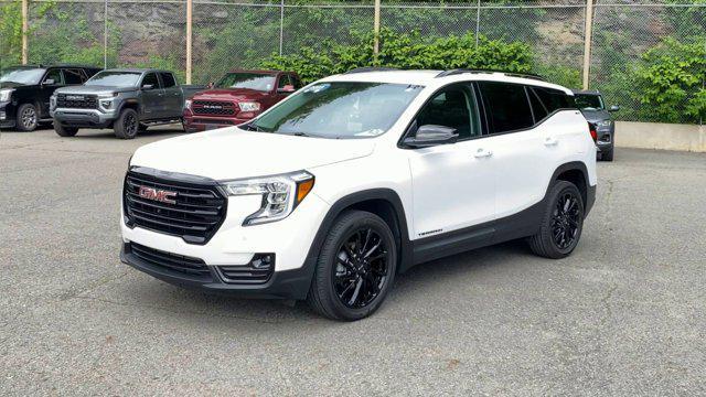 Photo of 2023 Summit White GMC Terrain
