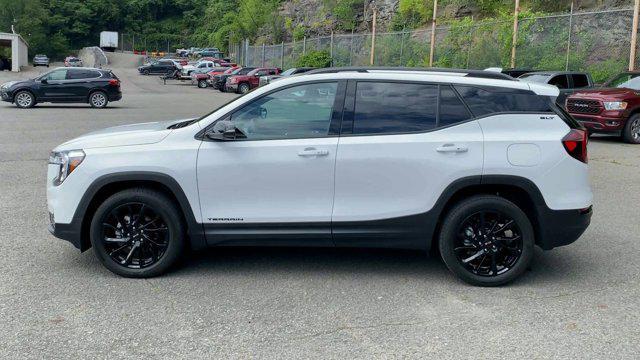 Photo of 2023 Summit White GMC Terrain