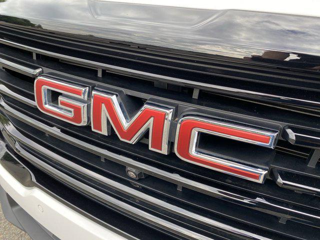 Photo of 2023 Summit White GMC Terrain