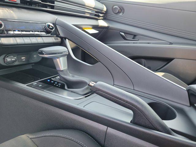 Photo of 2025 Fluid Metal Hyundai ELANTRA