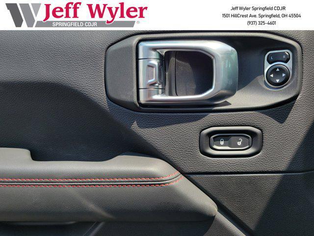 Photo of 2025 Black Clearcoat Jeep Wrangler