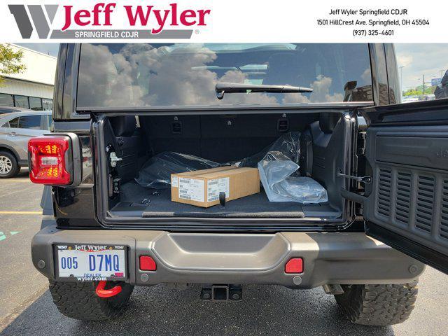 Photo of 2025 Black Clearcoat Jeep Wrangler