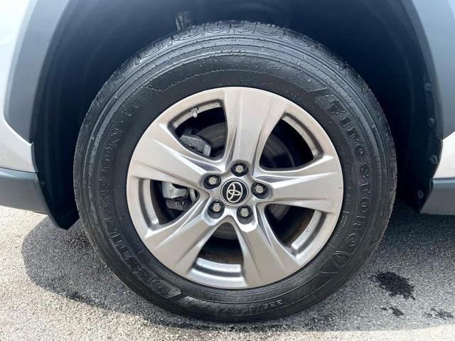 Photo of 2022 Silver Sky Metallic Toyota RAV4 Hybrid