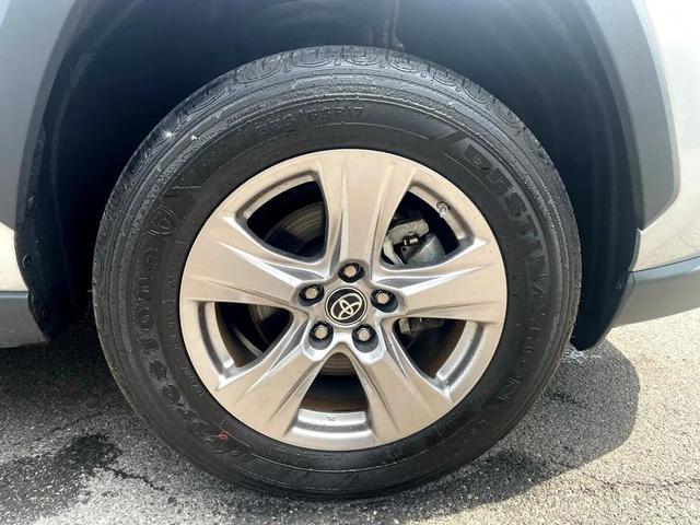 Photo of 2022 Silver Sky Metallic Toyota RAV4 Hybrid