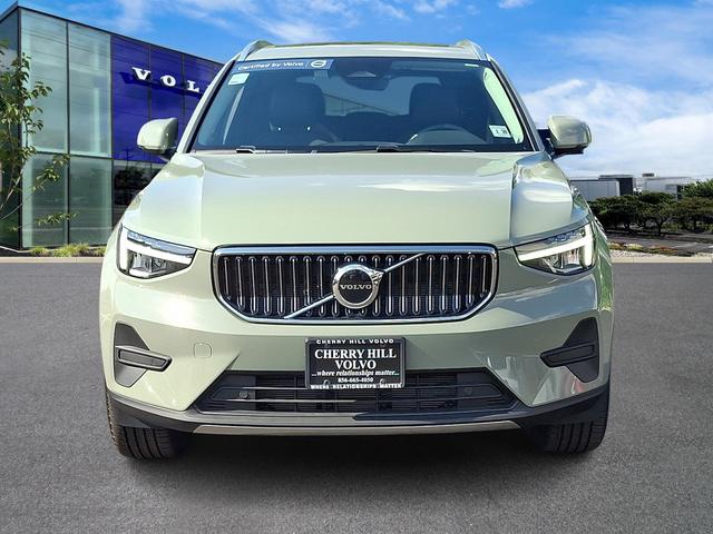 Photo of 2025 Sage Green Metallic - 733 Volvo XC40