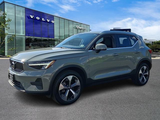 Photo of 2025 Sage Green Metallic - 733 Volvo XC40
