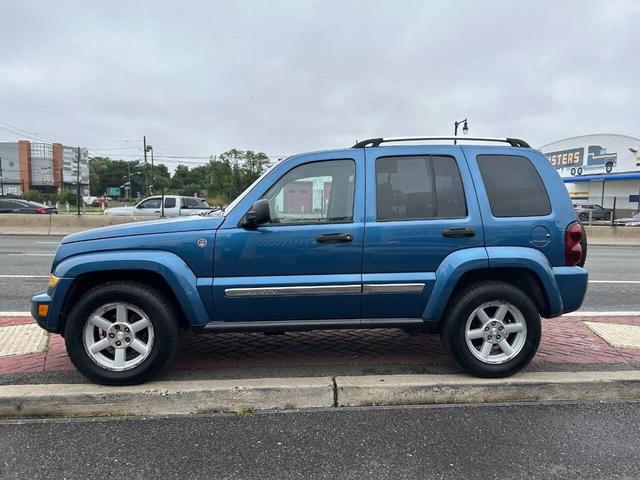 Photo of 2006 Blue Jeep Liberty