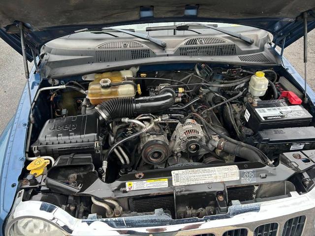 Photo of 2006 Blue Jeep Liberty