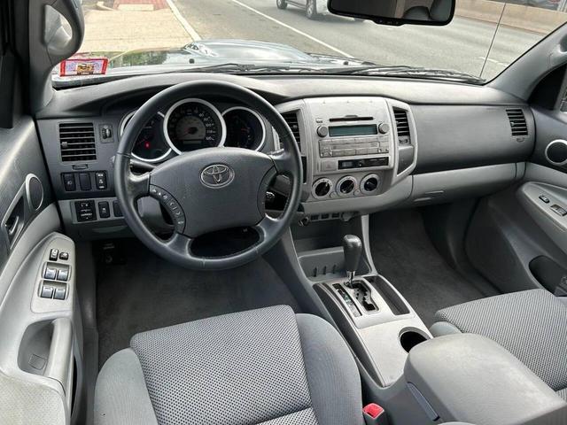 Photo of 2009 Black Toyota Tacoma