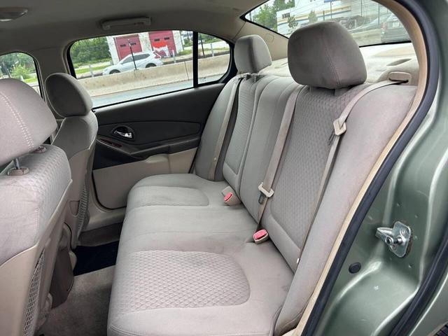 Photo of 2006 Green Chevrolet Malibu