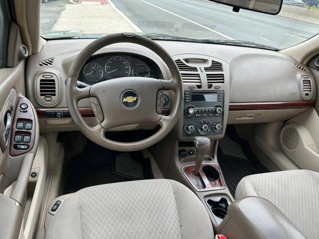 Photo of 2006 Green Chevrolet Malibu
