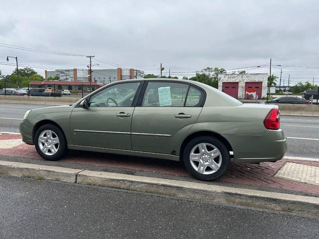 Photo of 2006 Green Chevrolet Malibu