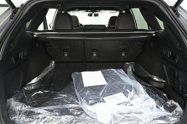 Photo of 2025 Ice Silver Metallic Subaru Outback