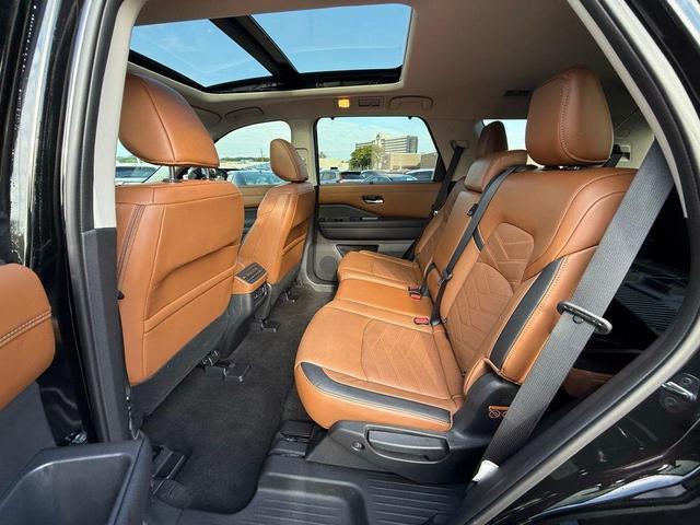 Photo of 2023 Black Nissan Pathfinder