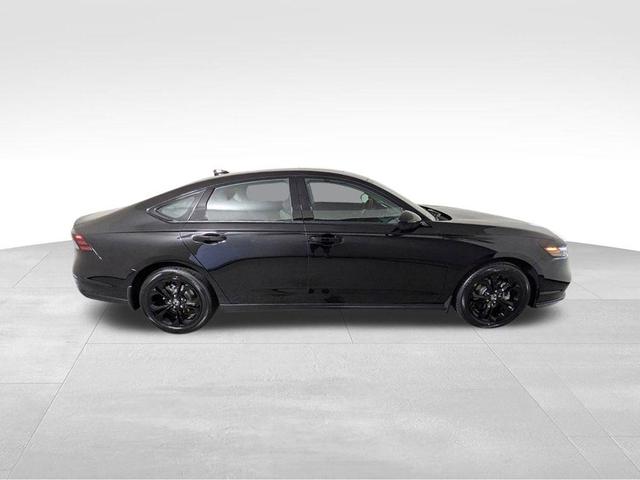 Photo of 2025 Crystal Black Pearl Honda Accord