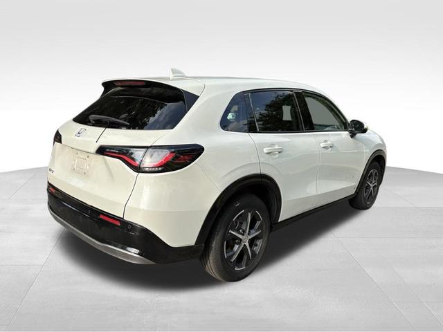 Photo of 2024 White Honda HR-V