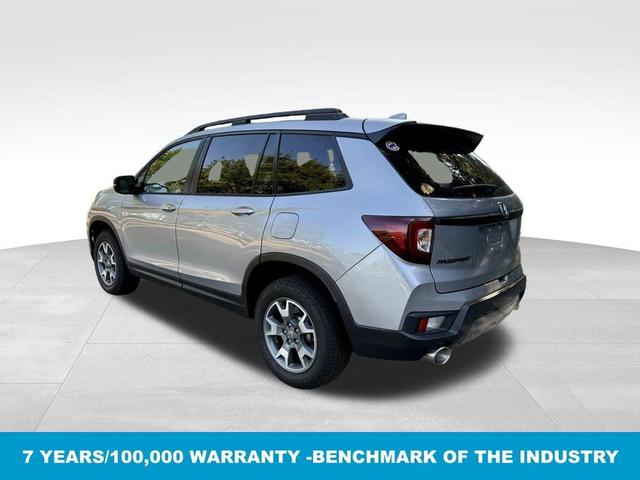 Photo of 2023 Lunar Silver Metallic Honda Passport