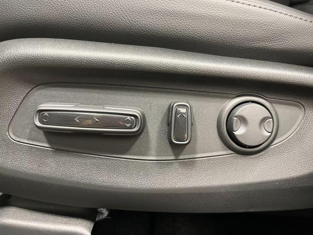 Photo of 2026 Platinum White Honda CR-V