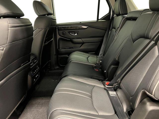 Photo of 2025 Modern Steel Metallic Honda Pilot