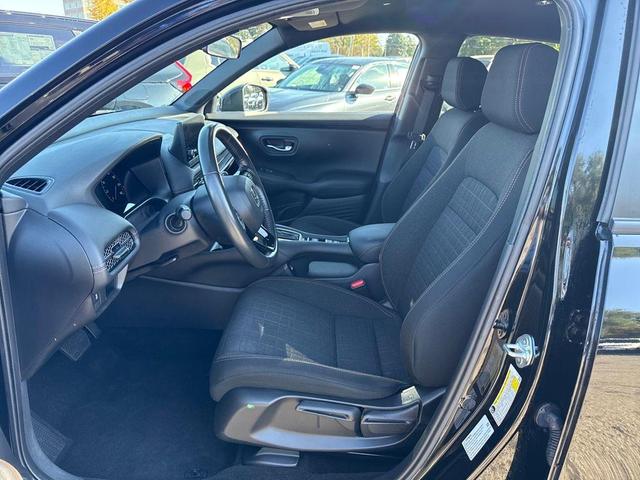 Photo of 2023 Crystal Black Pearl Honda HR-V