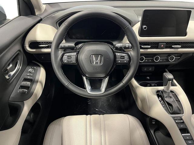 Photo of 2026 Platinum White Honda HR-V