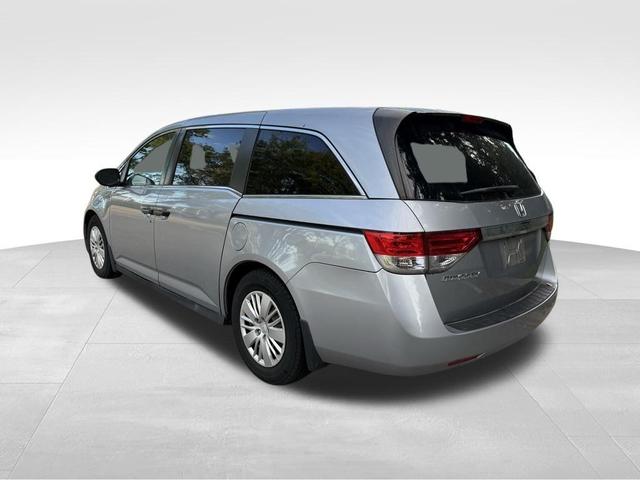 Photo of 2016 Silver Honda Odyssey