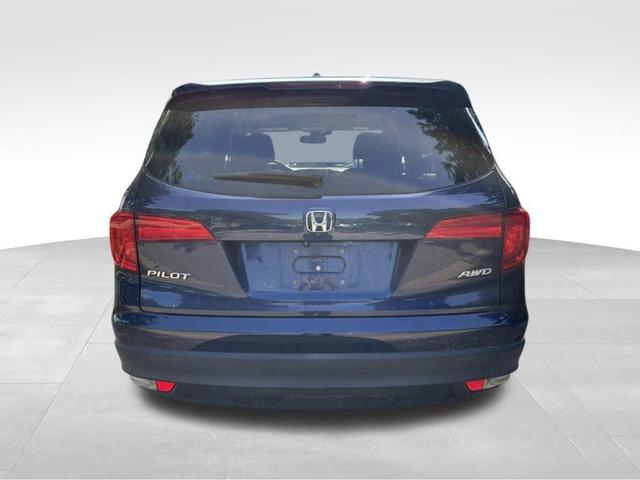 Photo of 2018 Blue Honda Pilot