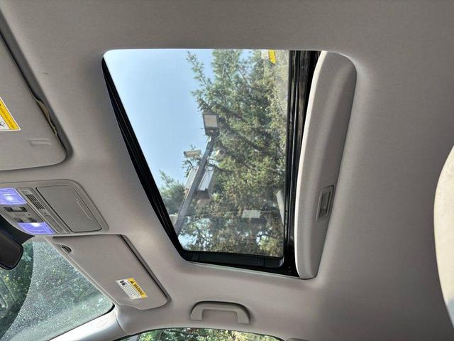 Photo of 2018 Blue Honda Pilot