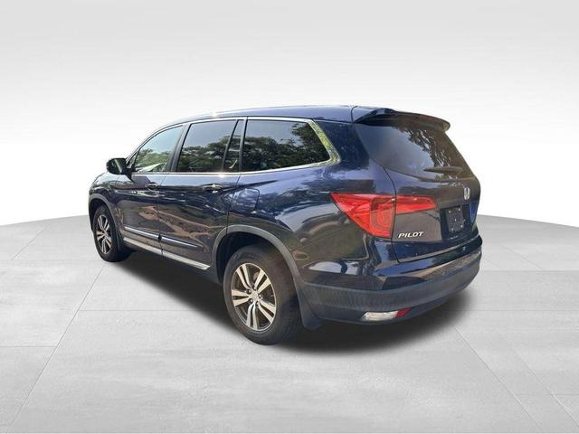 Photo of 2018 Blue Honda Pilot