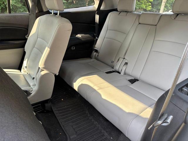 Photo of 2018 Blue Honda Pilot