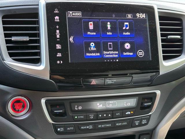 Photo of 2018 Blue Honda Pilot