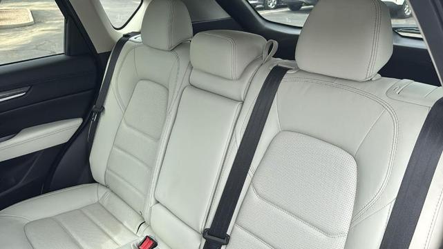 Photo of 2022 Snowflake White Pearl Mazda CX-5