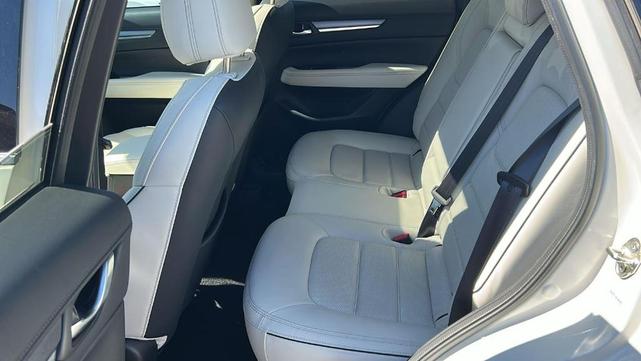 Photo of 2024 Rhodium White Metallic Mazda CX-5