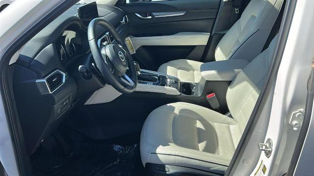 Photo of 2024 Rhodium White Metallic Mazda CX-5