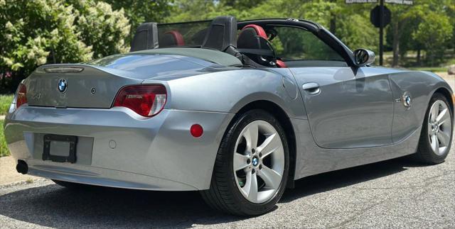 Photo of 2006 Titanium Silver Metallic BMW Z4