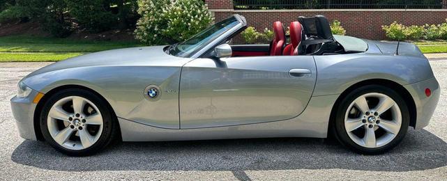 Photo of 2006 Titanium Silver Metallic BMW Z4